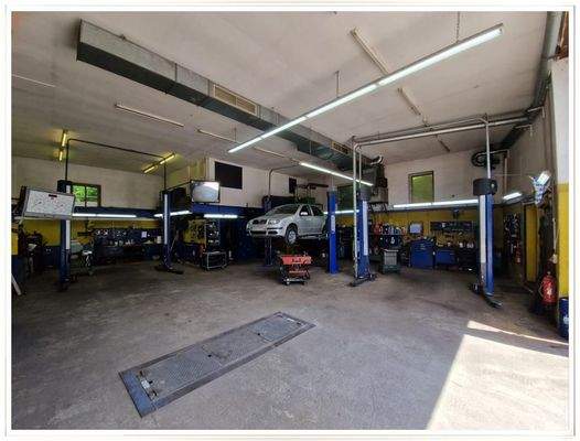 Werkstatt mit 3 Hebebühnen