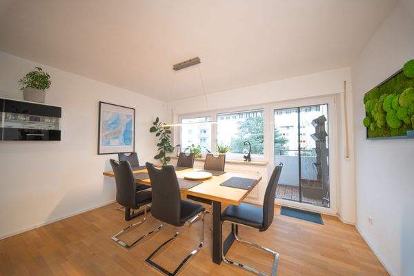 Wohnzimmer-Essbereich