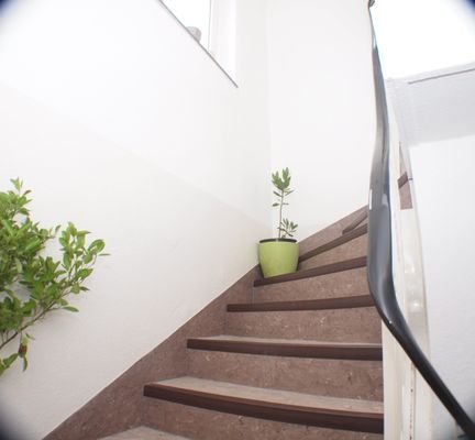 Treppe OG.JPG