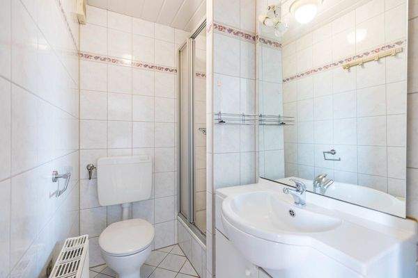 1. Obergeschoss links - Bad