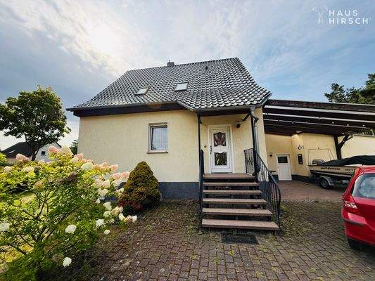 Eingang EFH und Carport 