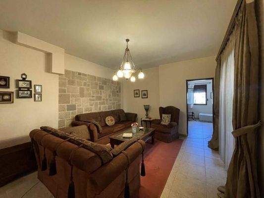 Kreta, Mixorrouma: Geräumige Villa mit separatem Gästeapartment zu verkaufen