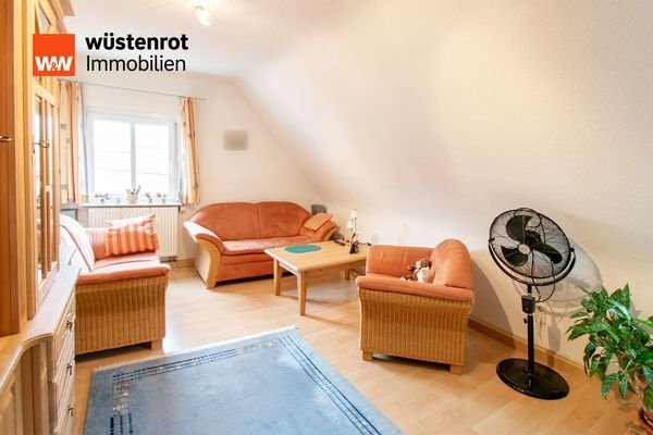 Hs 48 Whg. DG links Wohnzimmer