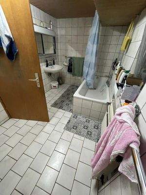 Badezimmer mit Tageslicht