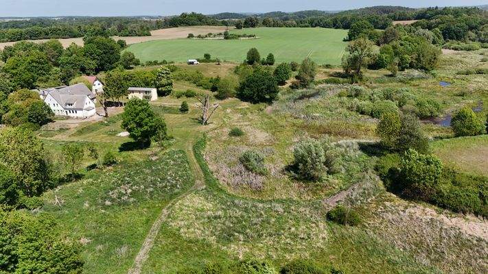 Grundstück mit Weiher