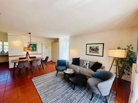 Wohnraum mit Esstisch