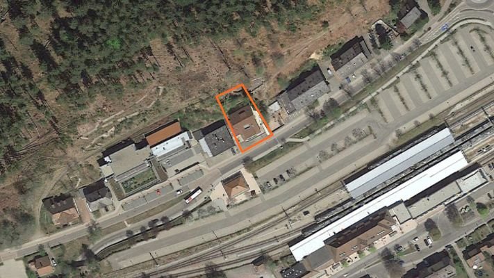Der Standort überzeugt durch seine verkehrsgünstige Lage am Bahnhof Titisee.