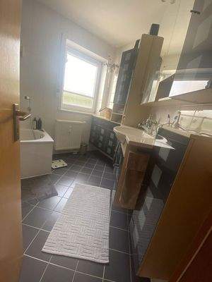 Bad mit Fenster
