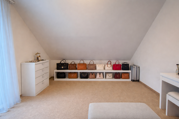 36c) DG: Nochmals selbiges Zimmer - praktisch auch als Ankleidezimmer nutzbar.