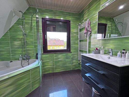 Badezimmer 2.OG links