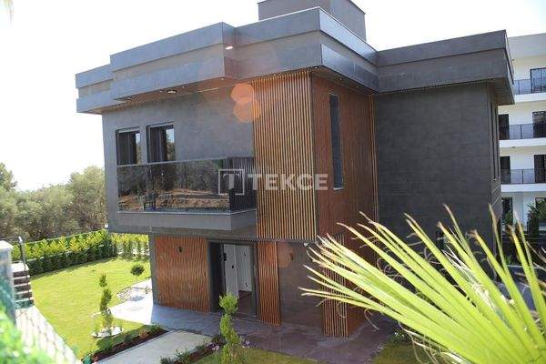 Spacious Detached Villa with Pool in an Elite Location in Kuşadası