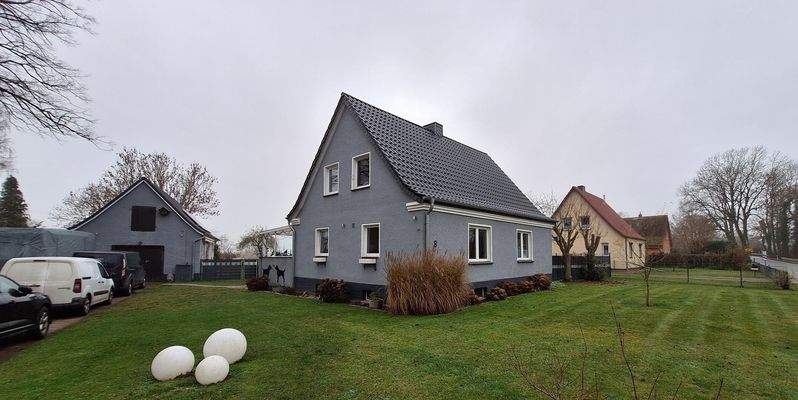 straßenseitige Ansicht 20251203_120202.jpg