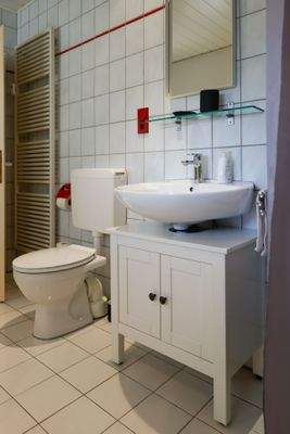 EG Badezimmer Waschbecken.jpg