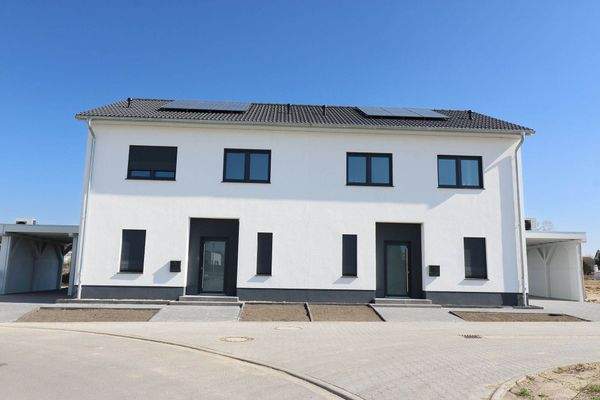 Hausansicht / Straßenseite