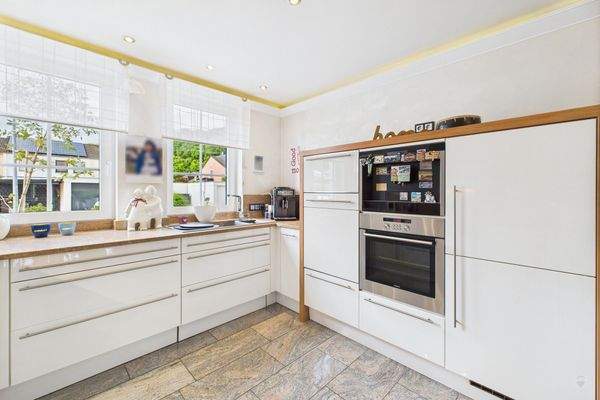 Schlossstraße 22 – 54293 Trier-Quint