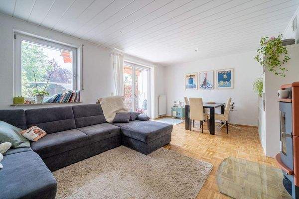 Wohn-/Esszimmer mit Schwedenofen