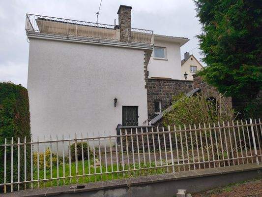 linke Seite Eingang Praxis o. ELW