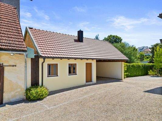 "Das Idyll" - Carport mit Technikanbau