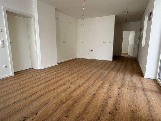 Wohnzimmer + Küche (1).JPG