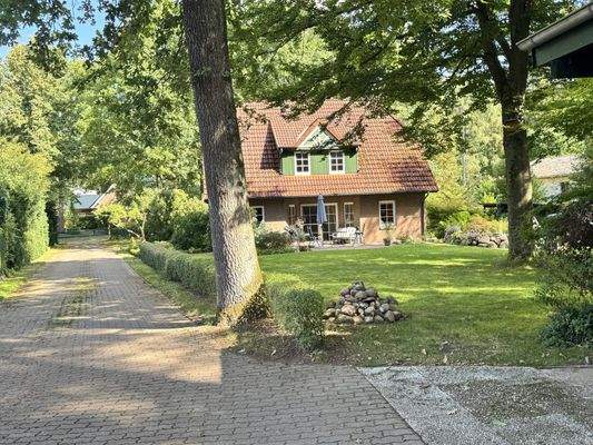 Anliegerweg zur Garage