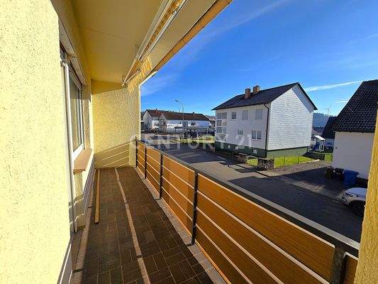 Gemütlicher Sonnenbalkon zum Relaxen