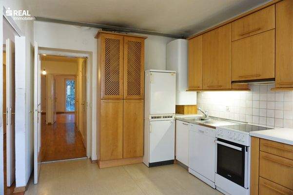 geräumige Küche mit integrierter Gastherme