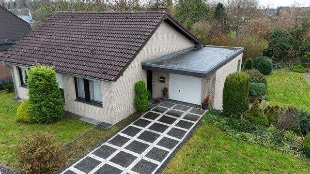 Einfamilienhaus mit Garten