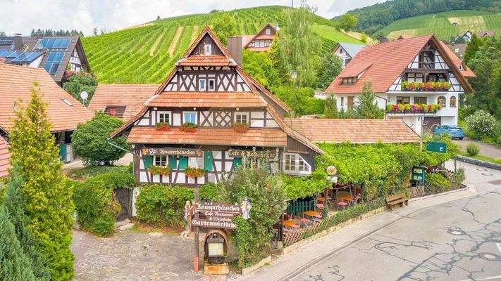 haus-restaurant-sasbachwalden-aussenansicht-wolf-immobilien