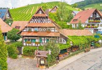 haus-restaurant-sasbachwalden-aussenansicht-wolf-immobilien
