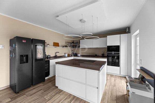 Küche mit Kochinsel