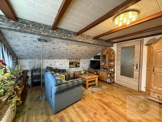 Wohn/Schlafzimmer DG