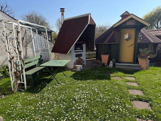 Garten mit Grillplatz