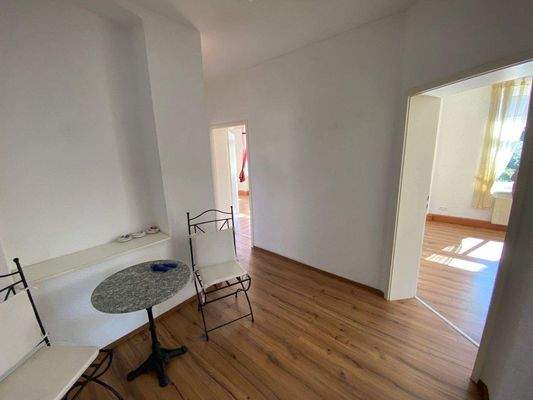 Beispielwohnung 1. OG- geräumige Diele.jpg