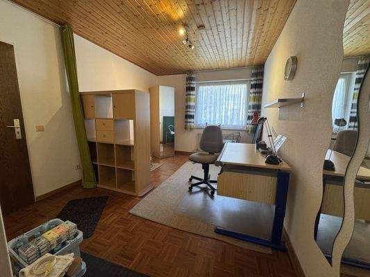 Büro/Kinderzimmer 2