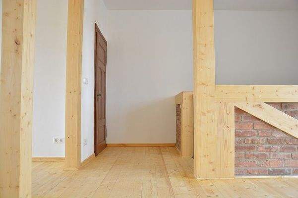 Wohnzimmer, Blick zum Treppenaufgang