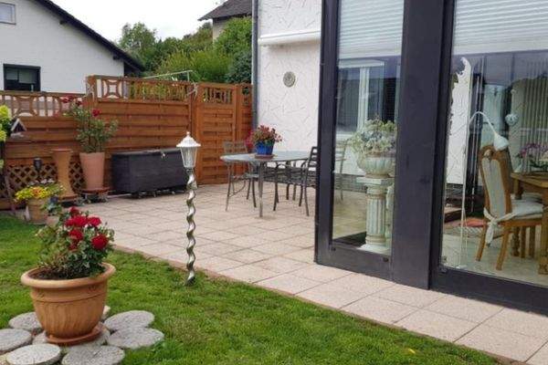 Terrasse noch möbliert