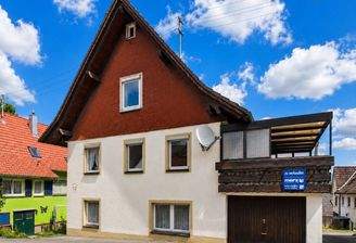 Ansicht mit Balkon