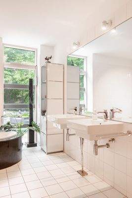 Eines von drei Bädern