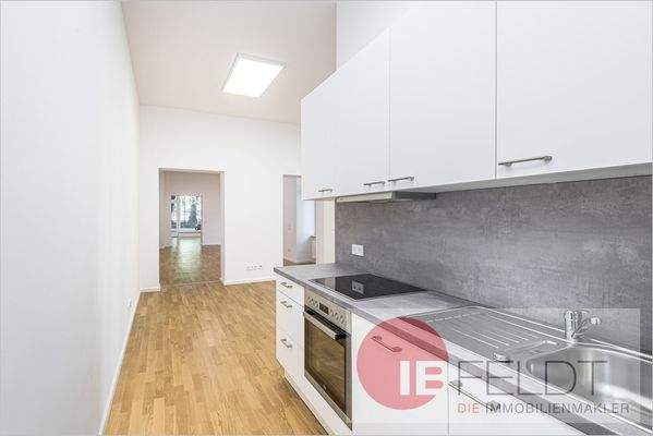 Von der Küche in Richtung der Räumlichkeiten