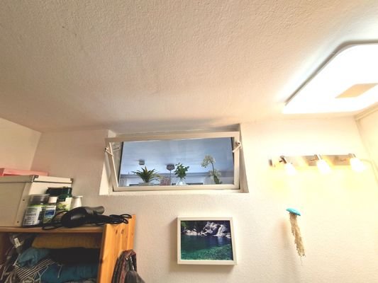 Wannenbad mit Oberlicht ins Schlafzimmer