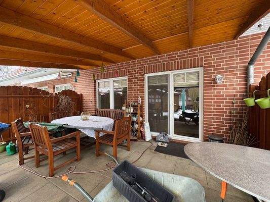 überdachte Terrasse