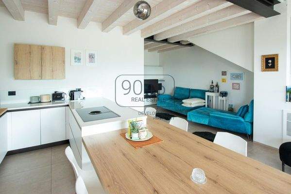 Eckreihenhaus-Villa mit großem Garten in Castion Veronese - Gardasee