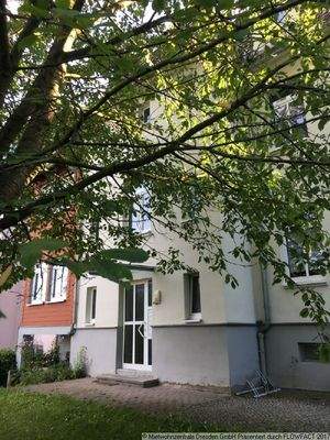 Hauseingang - Super 2-Raum Wohnung mit Einbauküche in Kamenz !!!!