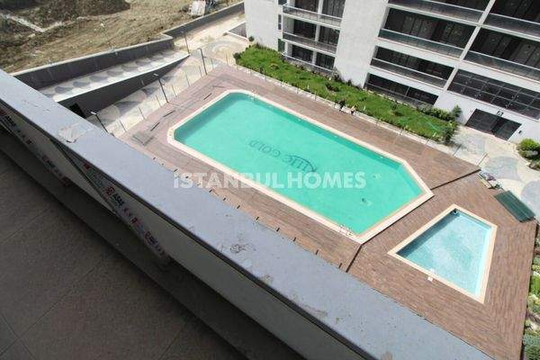 1-Bedroom Flat in a Complex with Amenities in Esenyurt Istanbul