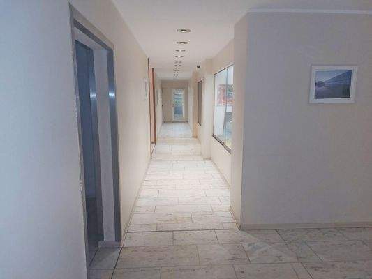 Flur zu den Aufzügen