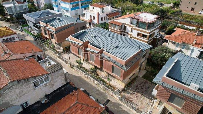 Seaview Villas with Private Gardens in İzmir Güzelbahçe