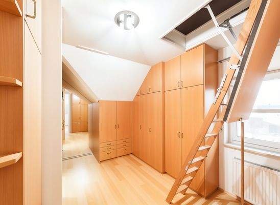 Ankleidezimmer 2 im 1. OG 