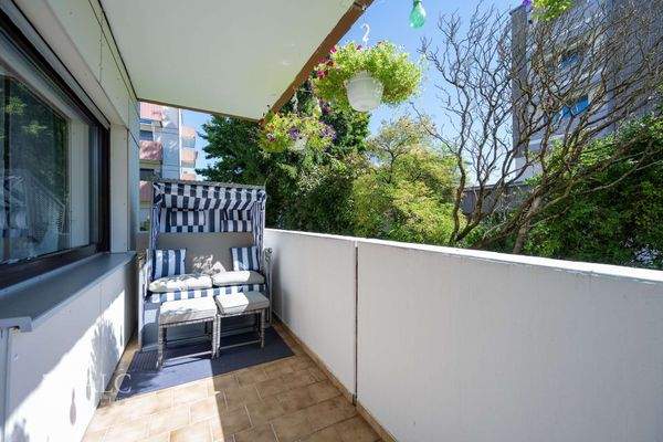 Balkon mit Strandkorb