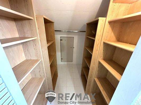 19 Begehbarer Schrank - OG