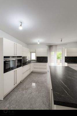 2B135F00-F727-4378-951A-4505657F243B